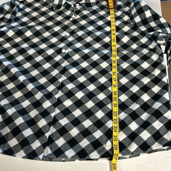 XXL black and white soft flannel button down shirt - Picture 9 of 11